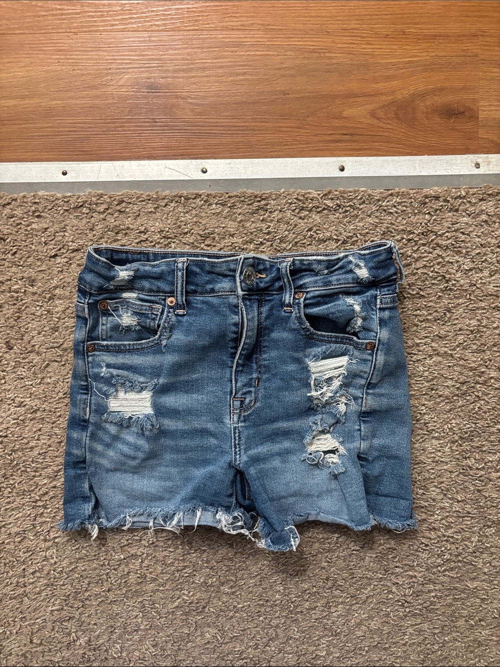 American Eagle Woman’s 6 Light Blue Super Stretch Denim High Rise Shorts
